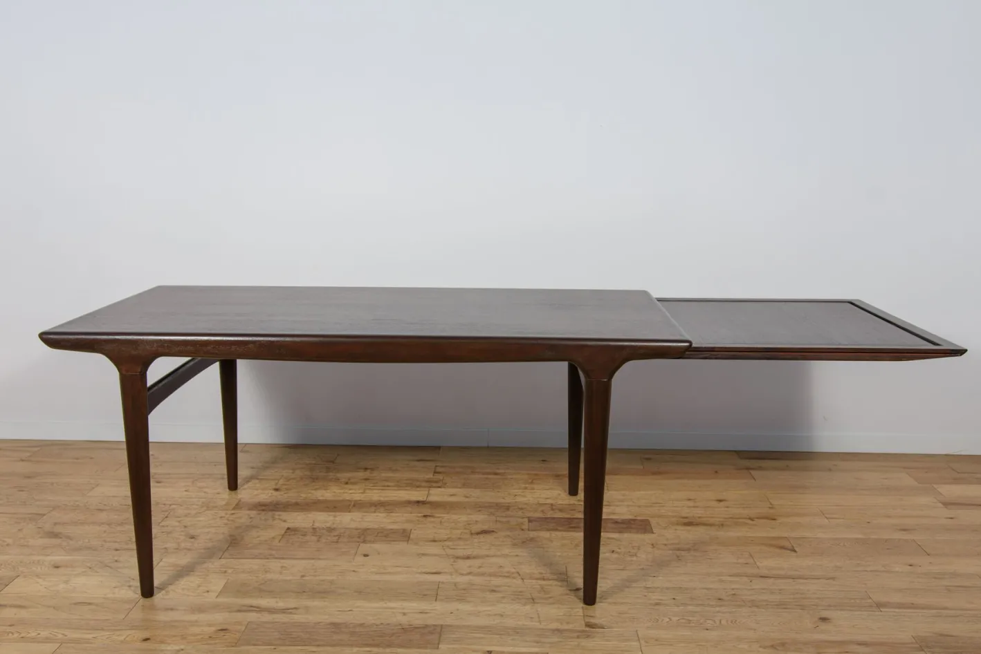 Ausziehbarer Mid-Century Modern Teak Esstisch von Johannes Andersen für Uldum Møbelfabrik, Denmark, 1960er
