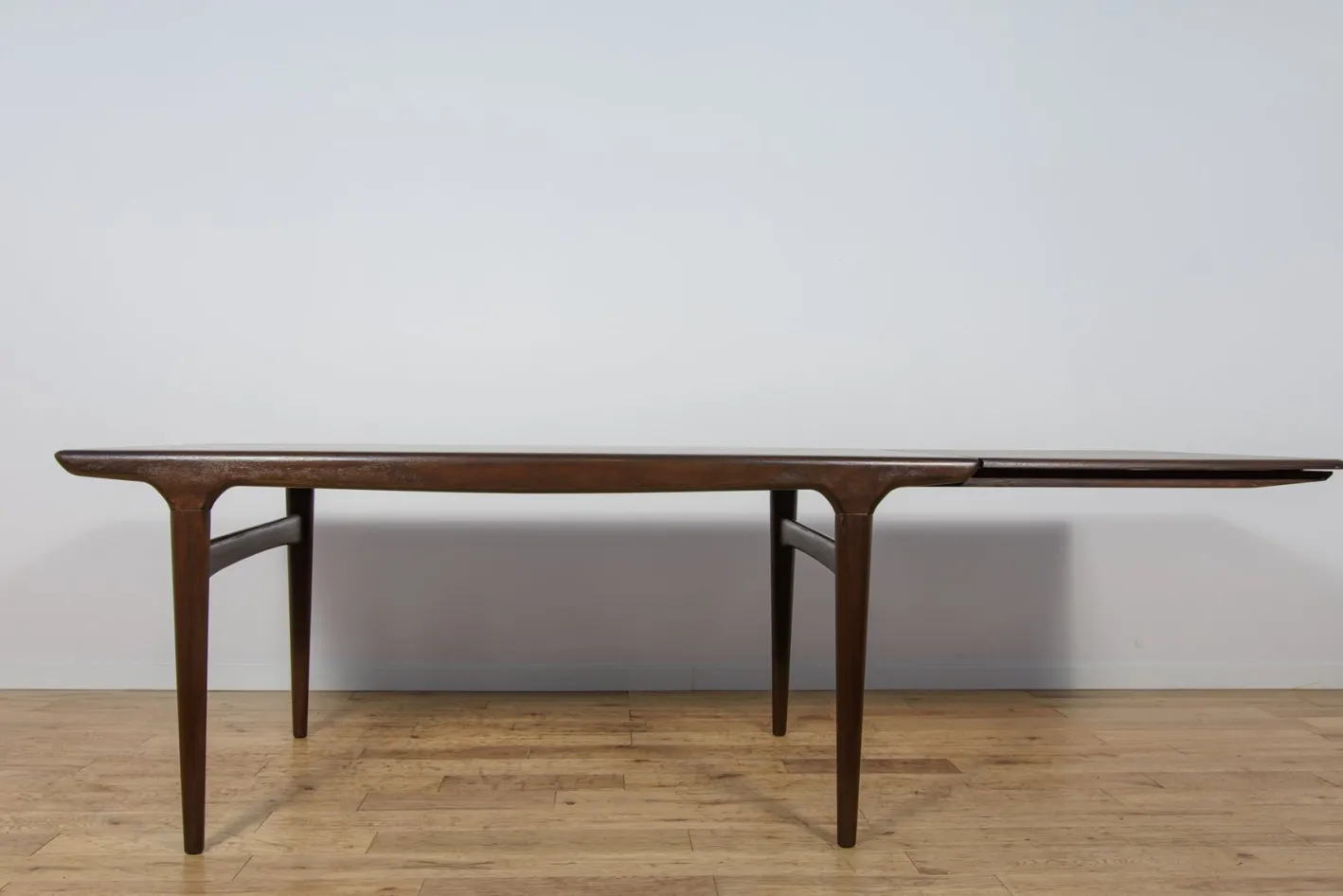 Ausziehbarer Mid-Century Modern Teak Esstisch von Johannes Andersen für Uldum Møbelfabrik, Denmark, 1960er