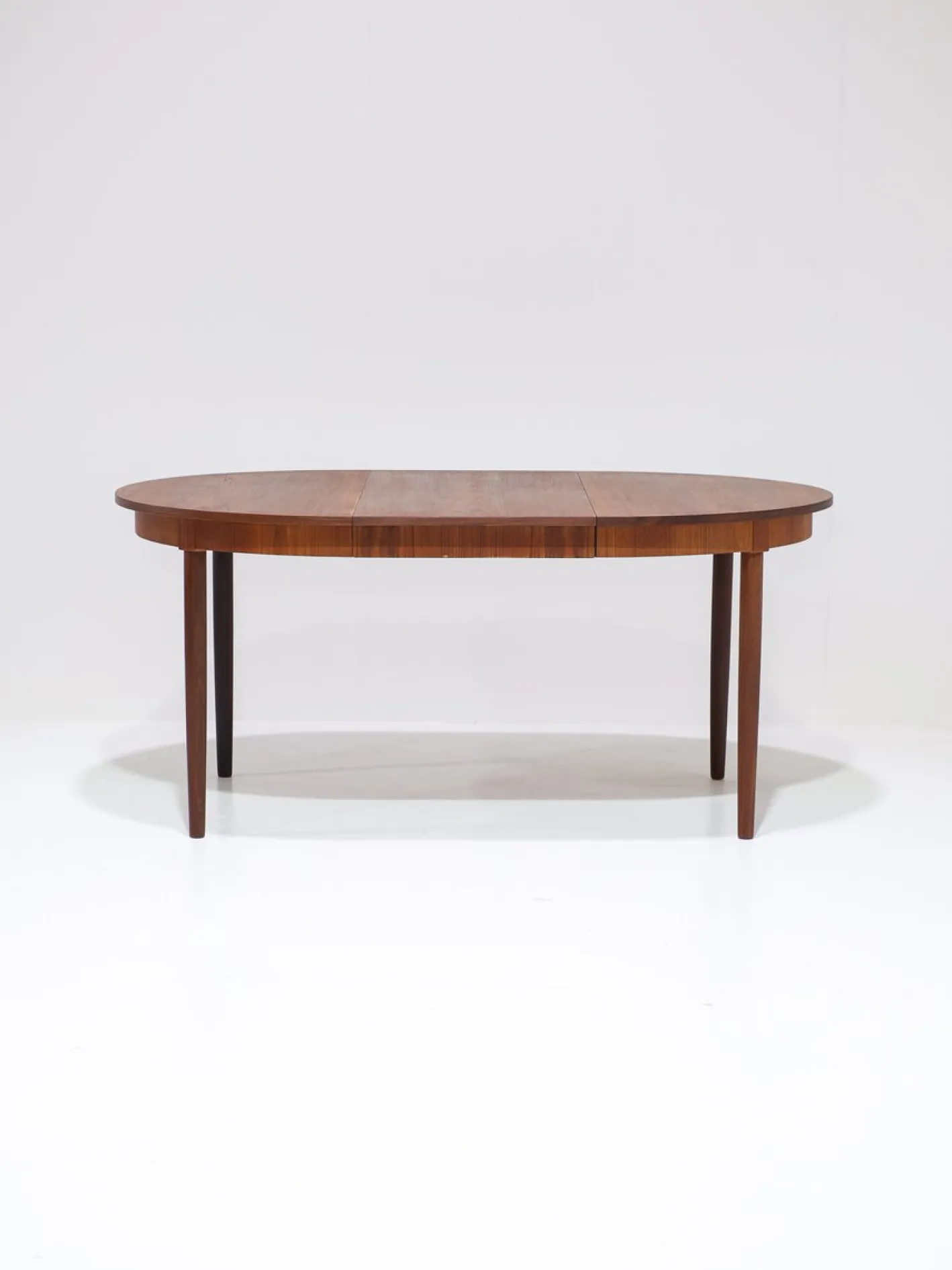 Ausziehbarer runder Esstisch aus Teak, 1960er