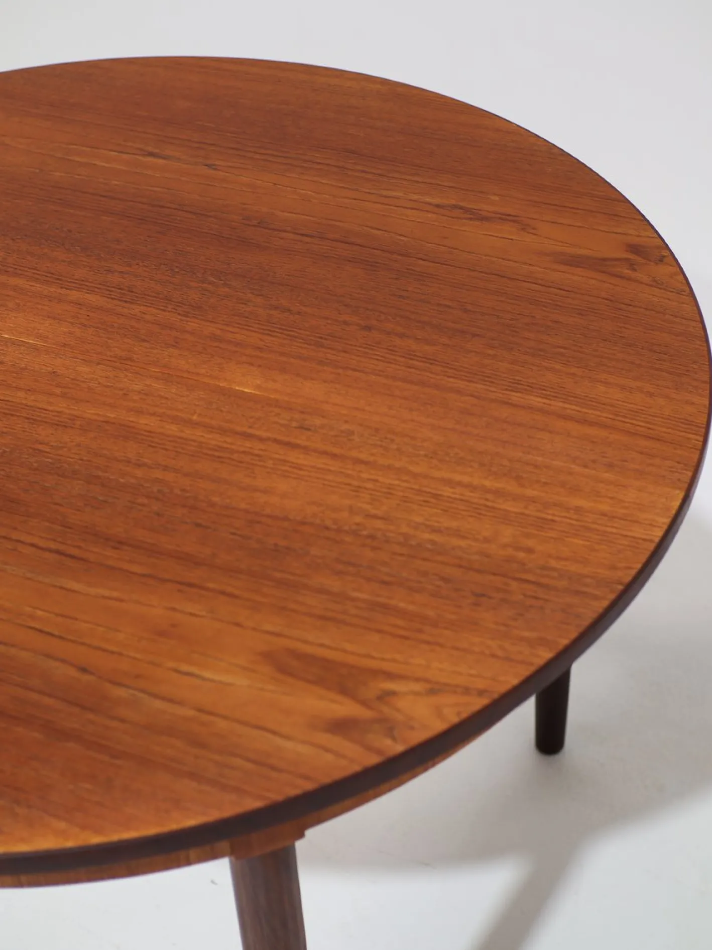 Ausziehbarer runder Esstisch aus Teak, 1960er
