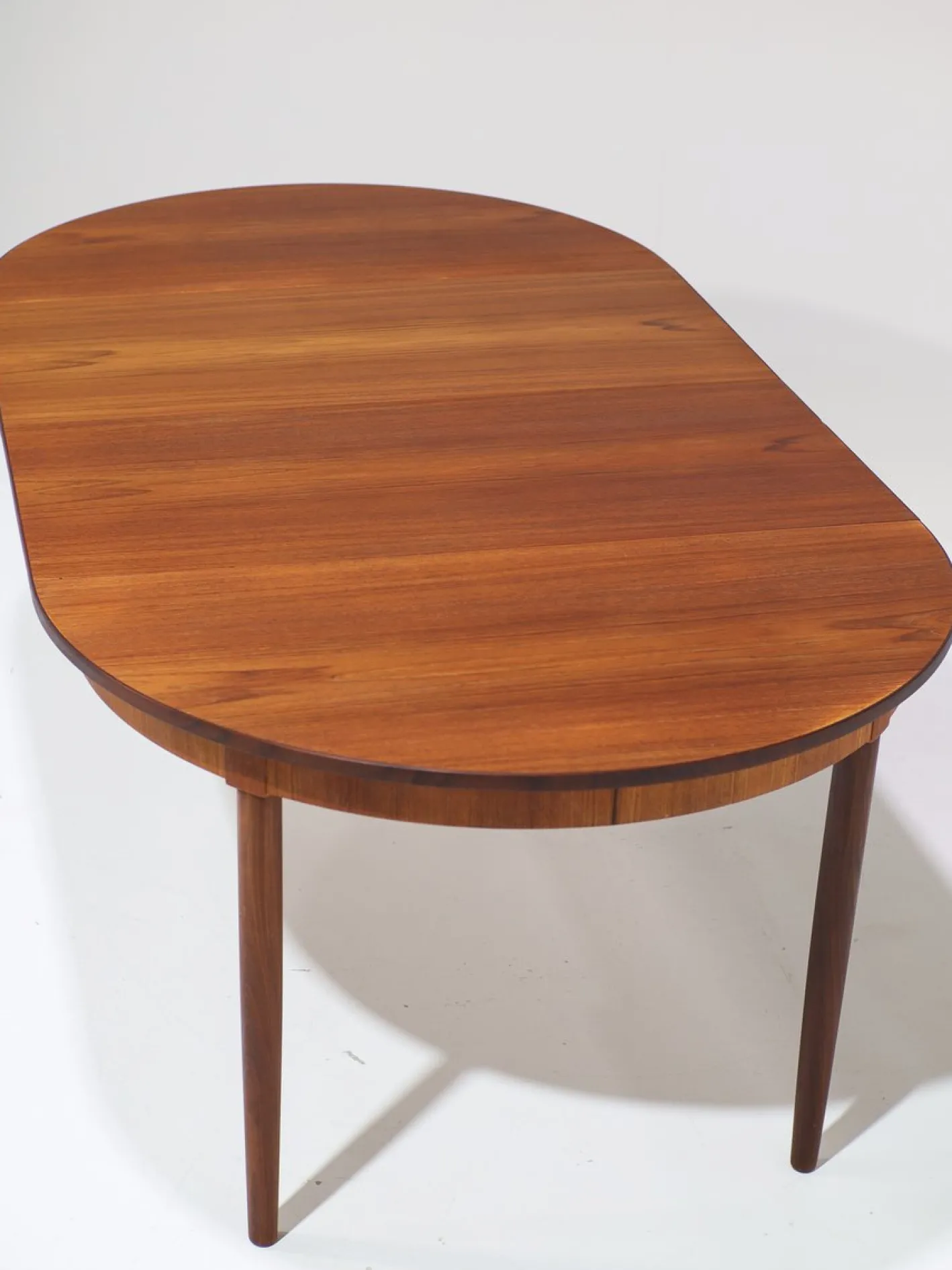 Ausziehbarer runder Esstisch aus Teak, 1960er