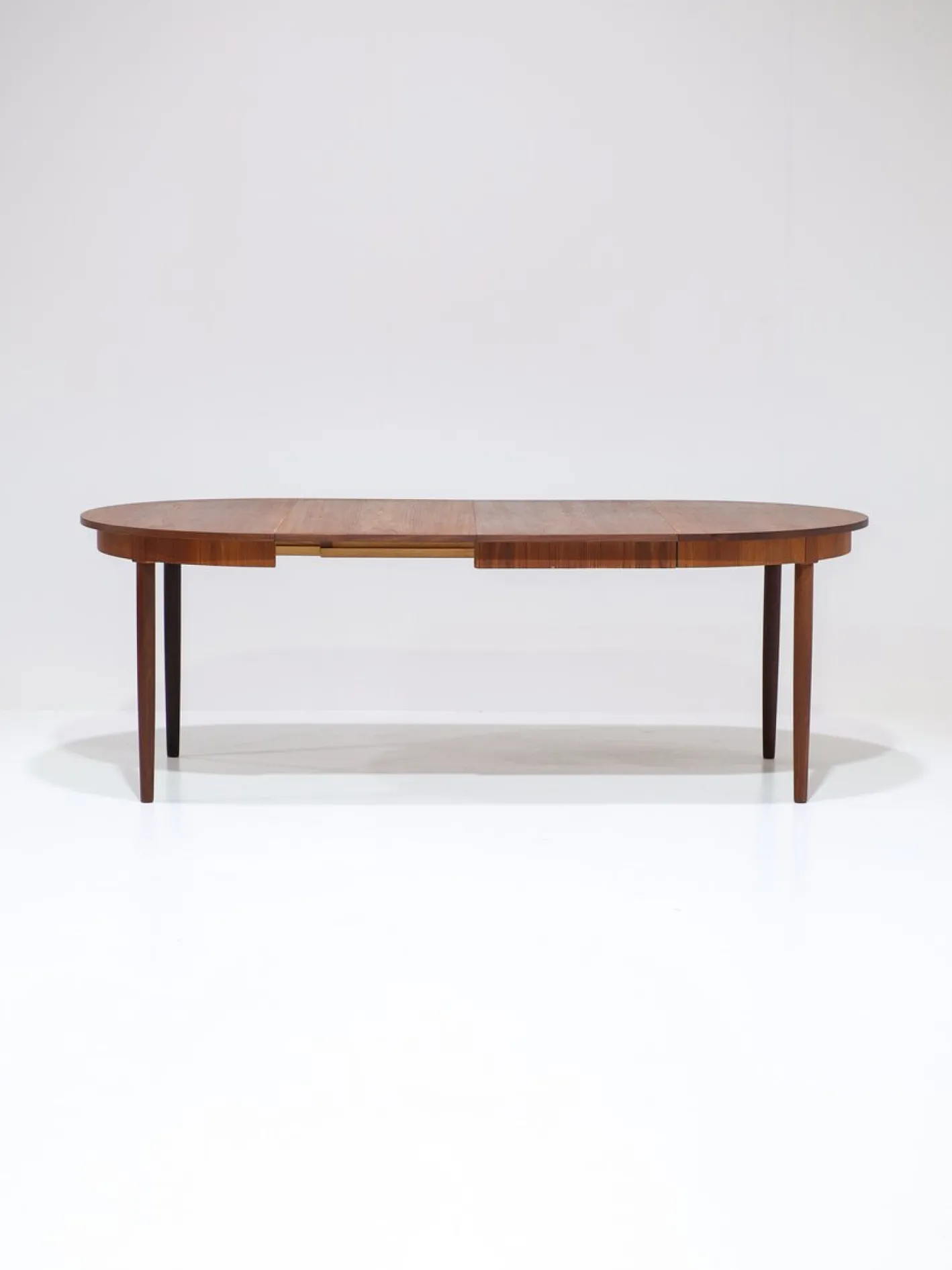 Ausziehbarer runder Esstisch aus Teak, 1960er