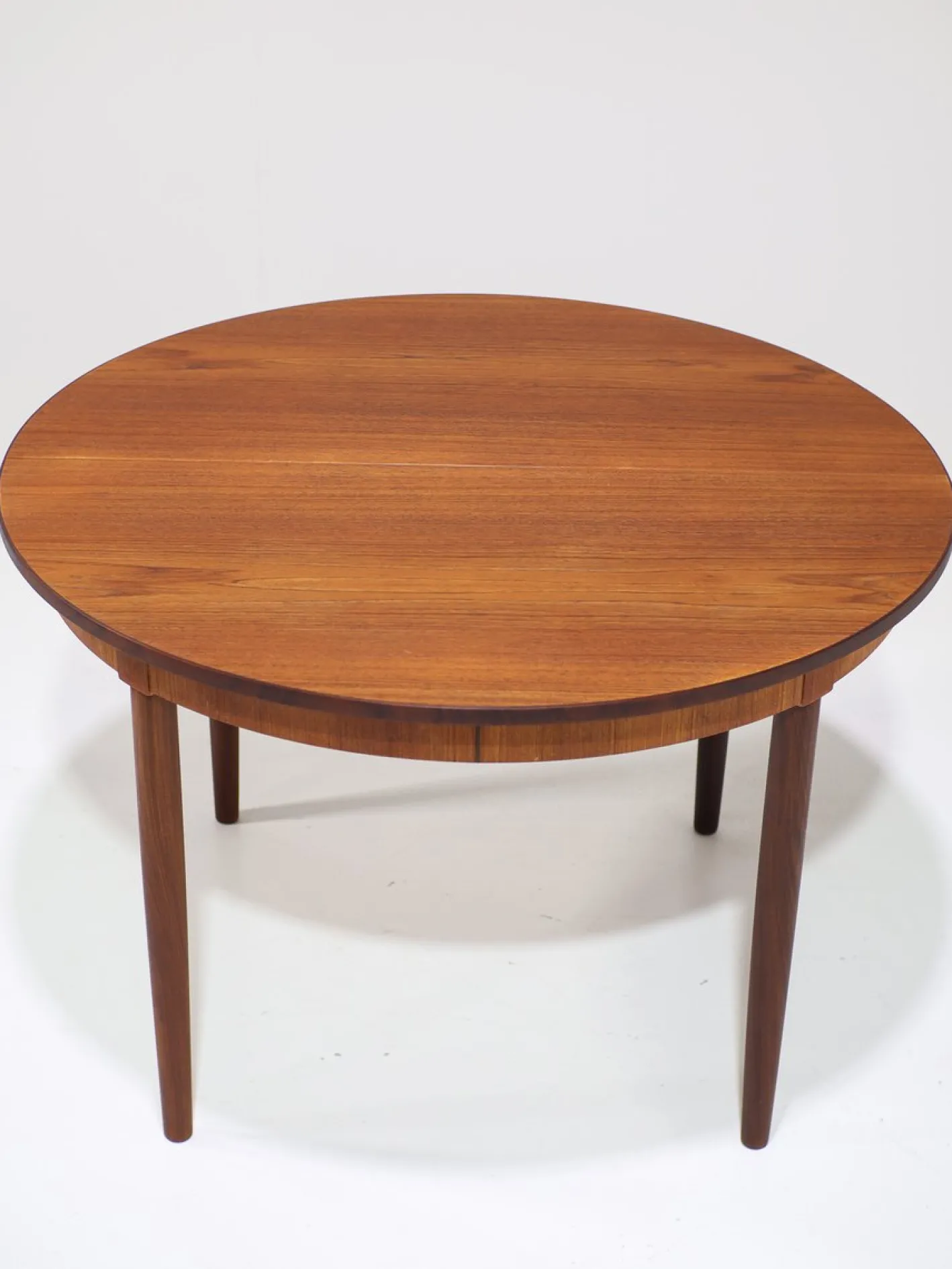 Ausziehbarer runder Esstisch aus Teak, 1960er