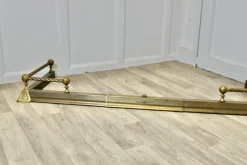 Ausziehbarer viktorianischer Barley Twist Fender aus Messing, 1890er