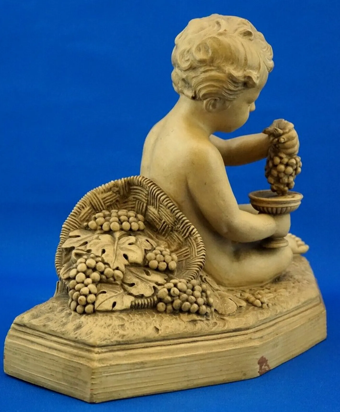 Bacchanal Putto Kind Bacchus Terrakotta Skulptur von Bohumil Rezl, Tschechoslowakei, 1800er
