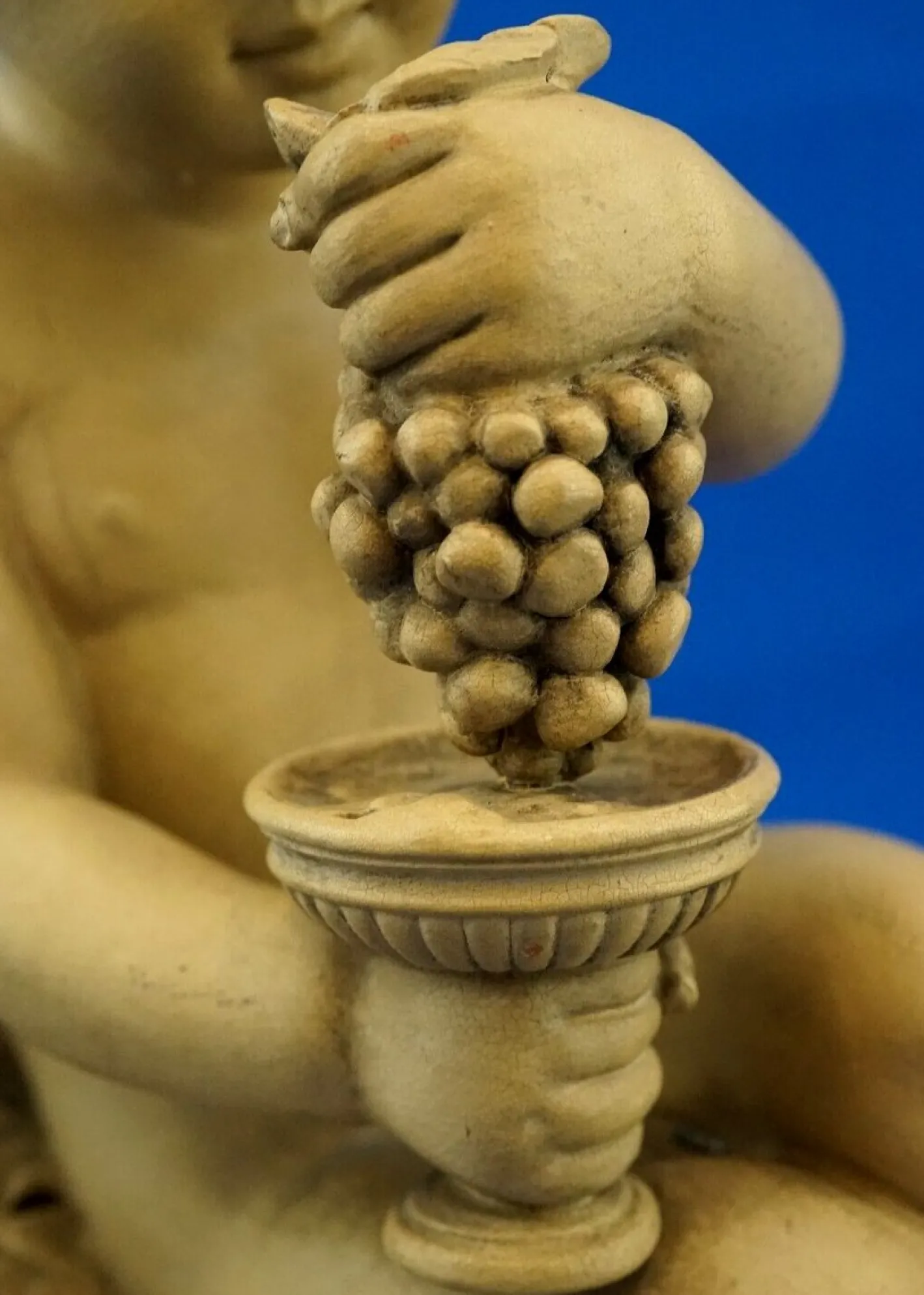 Bacchanal Putto Kind Bacchus Terrakotta Skulptur von Bohumil Rezl, Tschechoslowakei, 1800er