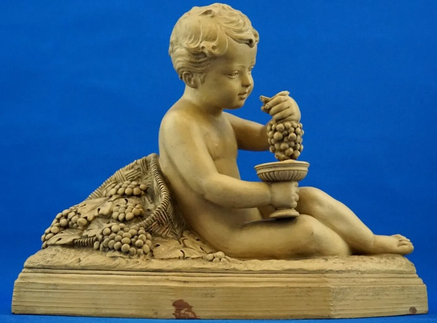 Bacchanal Putto Kind Bacchus Terrakotta Skulptur von Bohumil Rezl, Tschechoslowakei, 1800er