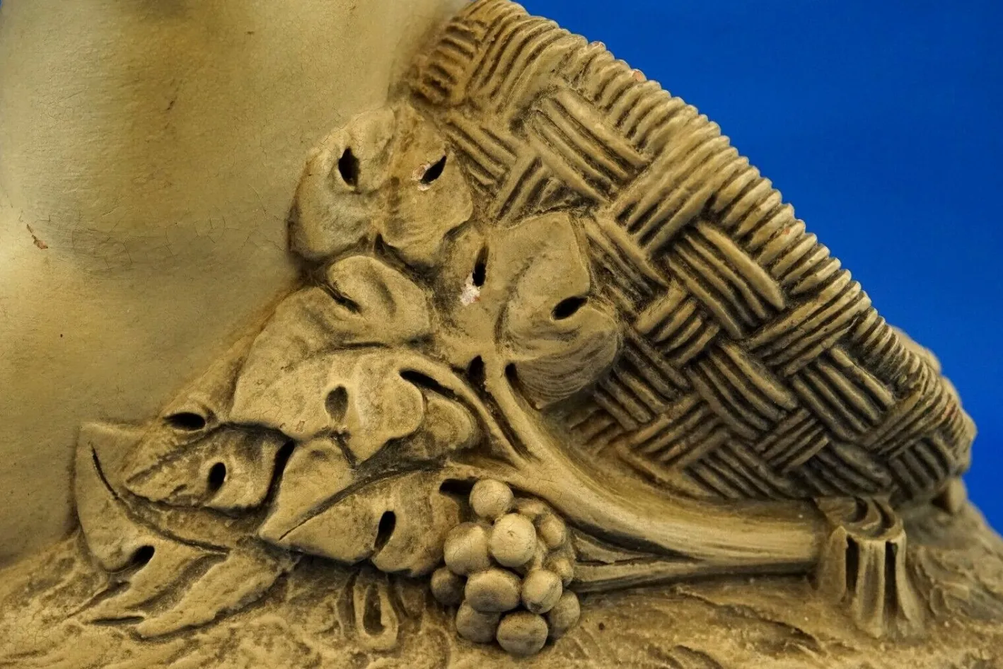 Bacchanal Putto Kind Bacchus Terrakotta Skulptur von Bohumil Rezl, Tschechoslowakei, 1800er
