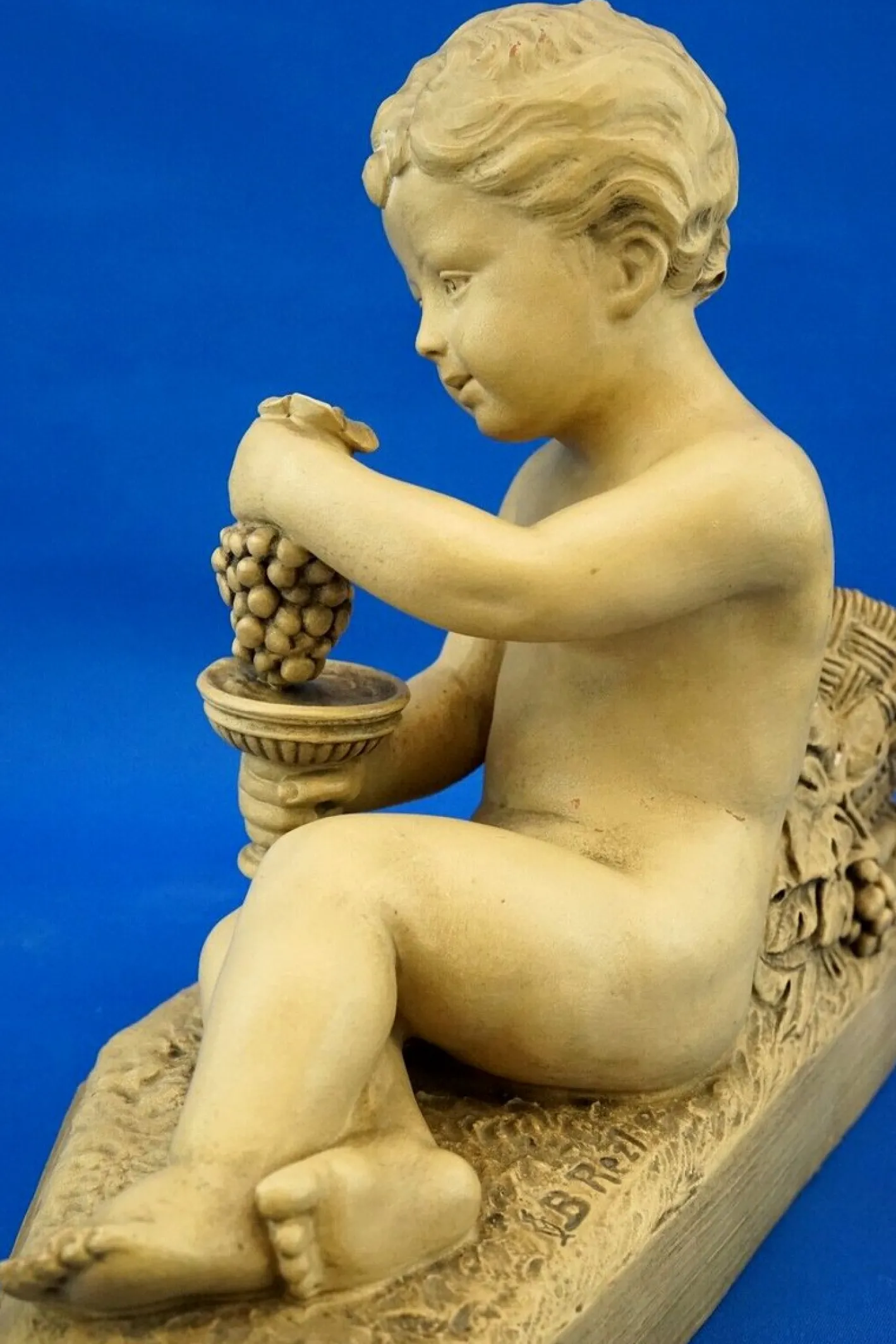 Bacchanal Putto Kind Bacchus Terrakotta Skulptur von Bohumil Rezl, Tschechoslowakei, 1800er