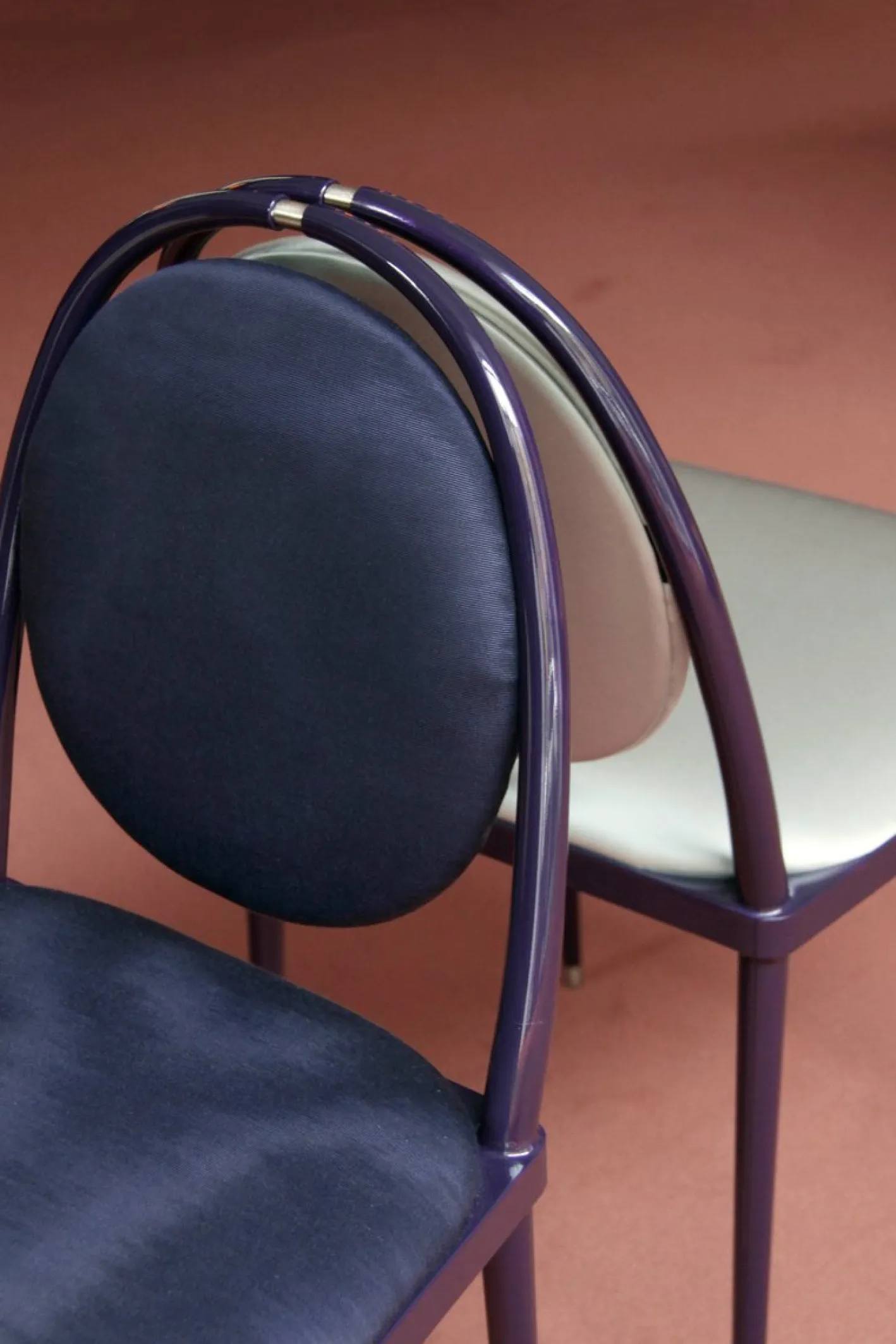 Balzaretti Chair in Purpurschwarz mit Moiré-Muster von Daniel Nikolovski & Danu Chirinciuc für KABINET, 2019