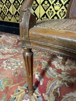 Bank aus Rohrgeflecht im Louis Xvi-Stil