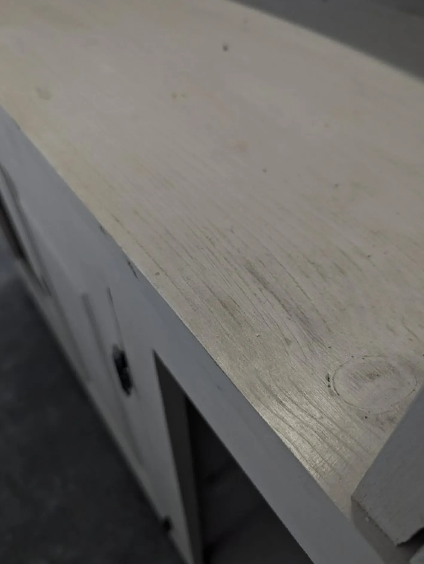 Bar aus Pinienholz mit Grauer Patina