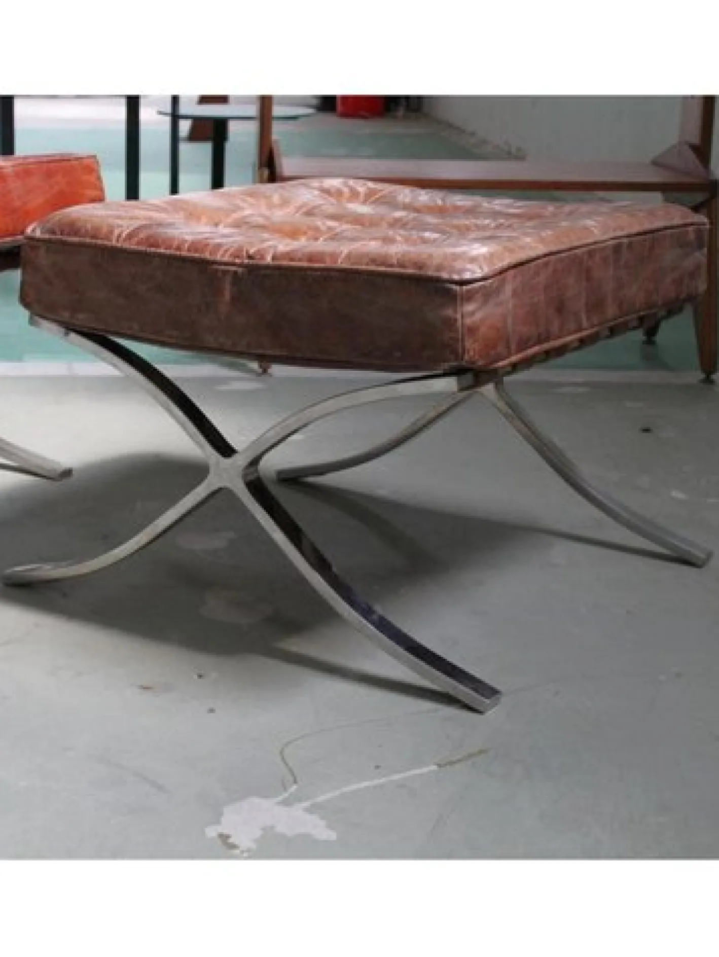 Barcelona-Sessel von Ludwig Mies van der Rohe und Ottomane von Knoll, 2008