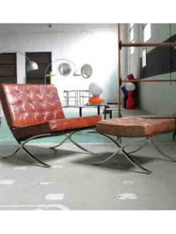 Barcelona-Sessel von Ludwig Mies van der Rohe und Ottomane von Knoll, 2008