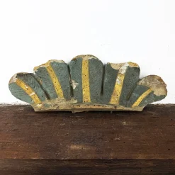 Barocke italienische Bergung aus geschnitztem Holz in Muschelform, 1700er
