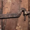 Barocker italienischer piemontesischer Kleiderschrank aus Nussholz, 18. Jh