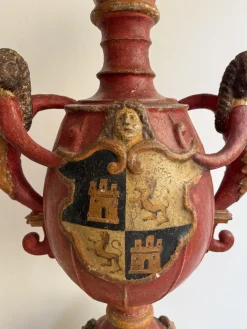 Barocker Kerzenhalter aus lackiertem Holz & Gips, 17. Jh., Spanien, 1600