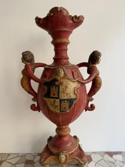 Barocker Kerzenhalter aus lackiertem Holz & Gips, 17. Jh., Spanien, 1600