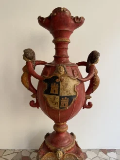 Barocker Kerzenhalter aus lackiertem Holz & Gips, 17. Jh., Spanien, 1600