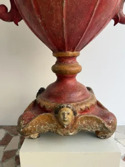 Barocker Kerzenhalter aus lackiertem Holz & Gips, 17. Jh., Spanien, 1600