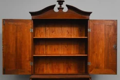 Barocker Schrank aus Eiche & Pinienholz, Frühes 19. Jh