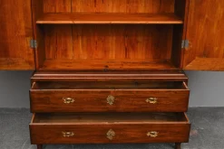 Barocker Schrank aus Eiche & Pinienholz, Frühes 19. Jh