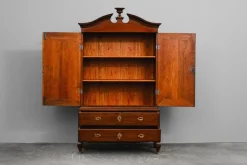 Barocker Schrank aus Eiche & Pinienholz, Frühes 19. Jh