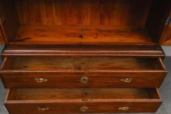 Barocker Schrank aus Eiche & Pinienholz, Frühes 19. Jh