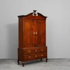 Barocker Schrank aus Eiche & Pinienholz, Frühes 19. Jh