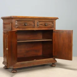 Barockes italienisches Sideboard aus Nussholz, 20. Jh