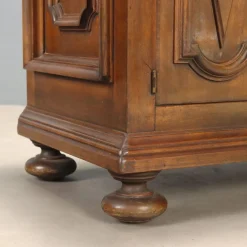 Barockes italienisches Sideboard aus Nussholz, 20. Jh