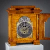 Barocke Wanduhr aus dem 19. Jh. im Biedermeier Gehäuse