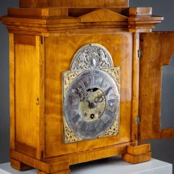 Barocke Wanduhr aus dem 19. Jh. im Biedermeier Gehäuse