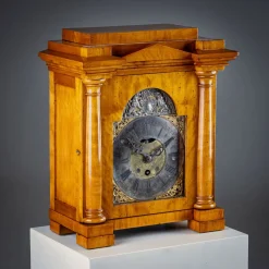 Barocke Wanduhr aus dem 19. Jh. im Biedermeier Gehäuse
