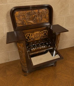 Barschrank aus geschnitztem Holz, 1930er