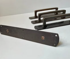 Bauhaus Banktorgriffe aus Bronze, 1930er, 4 . Set