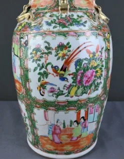 Bedeutende Canton Porzellanvase, China Spätes 19. Jh