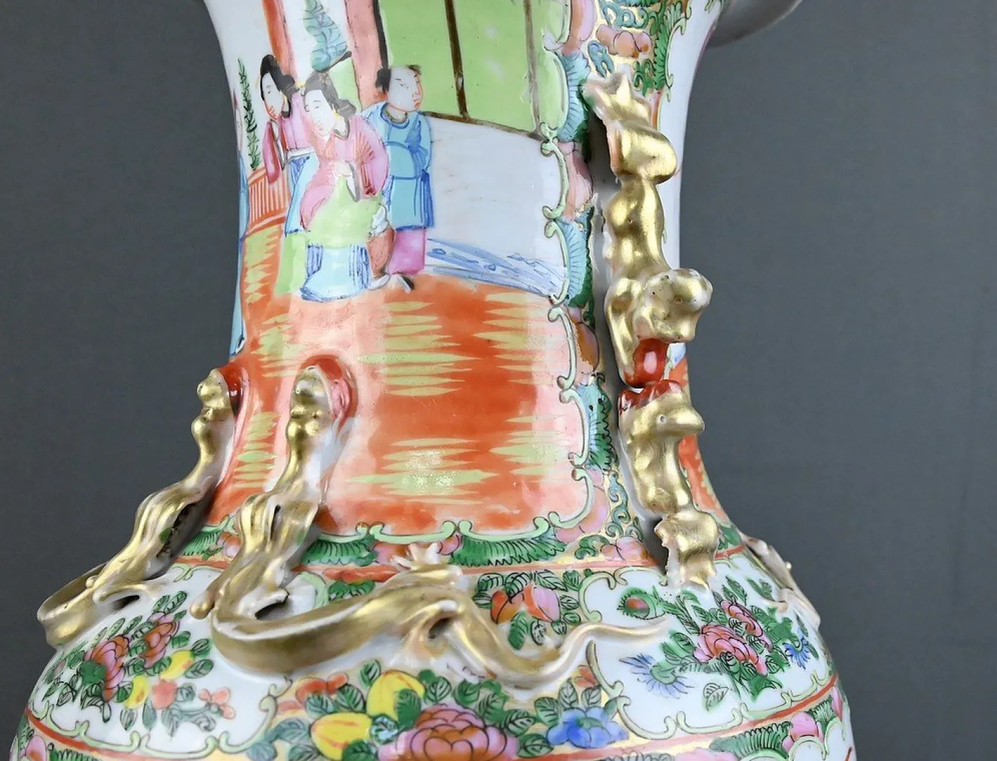 Bedeutende Canton Porzellanvase, China Spätes 19. Jh