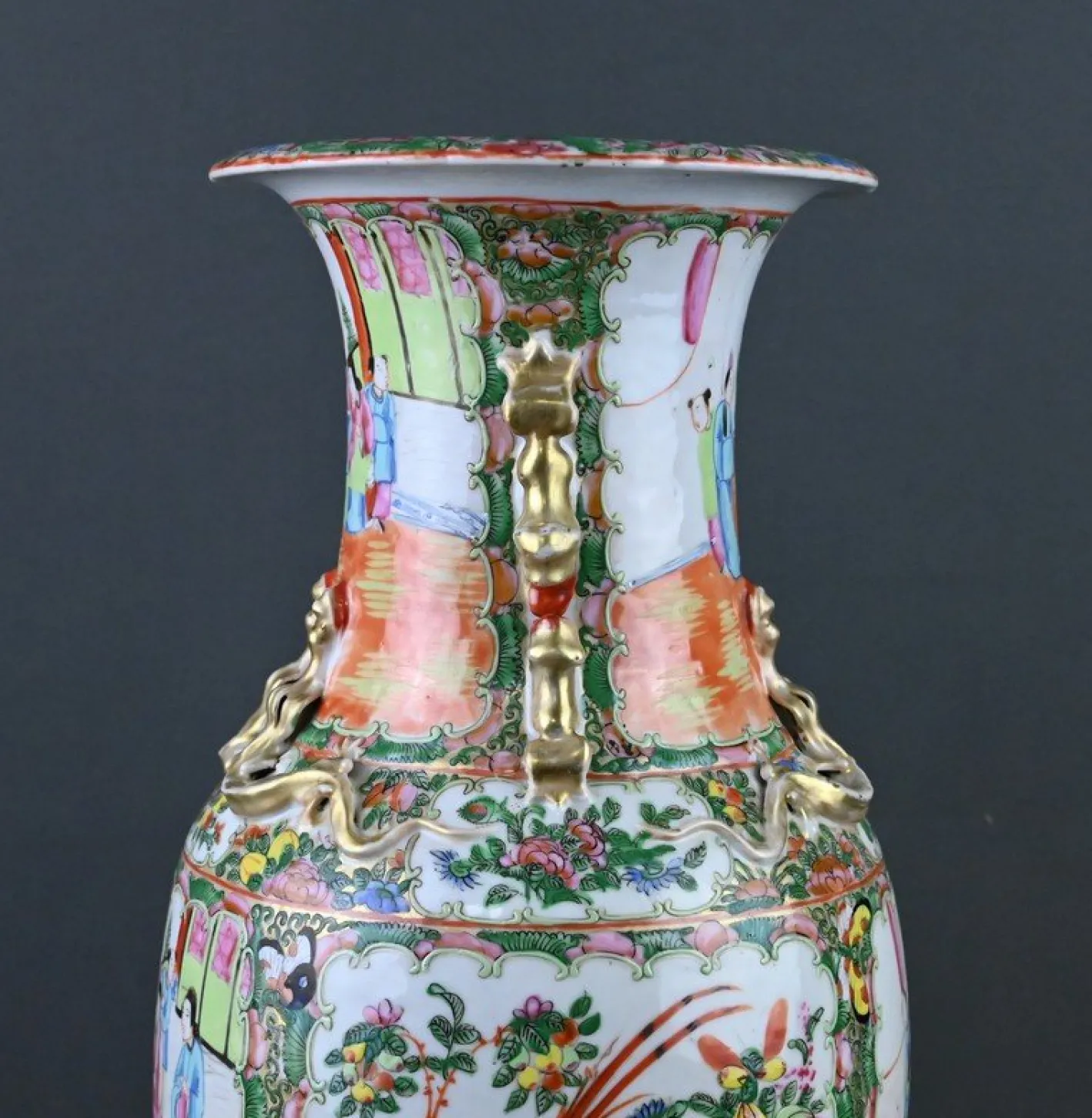 Bedeutende Canton Porzellanvase, China Spätes 19. Jh