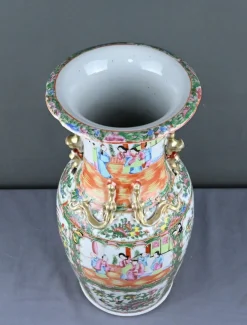 Bedeutende Canton Porzellanvase, China Spätes 19. Jh