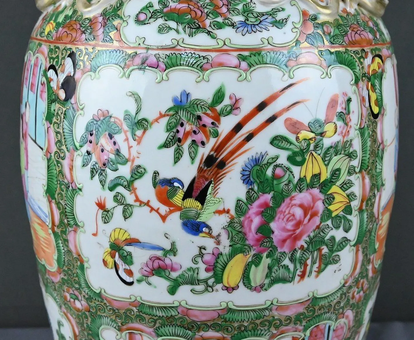 Bedeutende Canton Porzellanvase, China Spätes 19. Jh