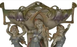 Beginn des 20. Jahrhunderts, Französische Art Deco Blumenschale mit drei Grazien