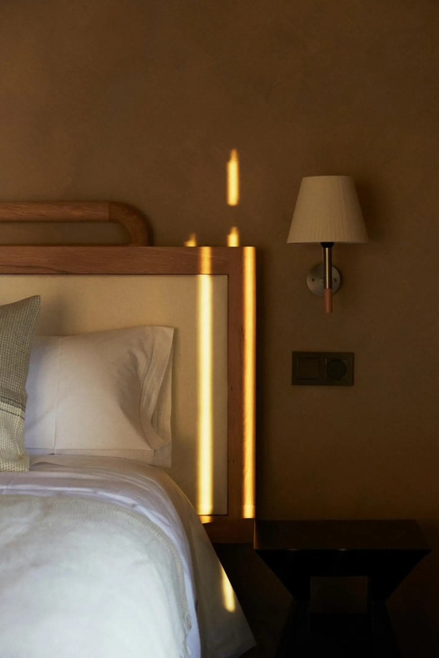 Beige Bc2 Wandlampe von Santa & Cole