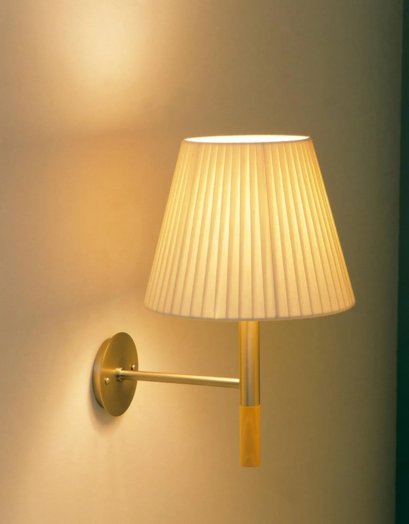 Beige Bc2 Wandlampe von Santa & Cole