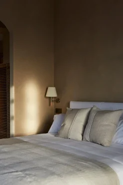 Beige BC1 Wandlampe von Santa & Cole