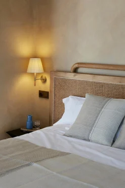 Beige BC1 Wandlampe von Santa & Cole