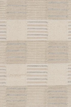 Beigefarbener Teppich im skandinavischen Stil mit geometrischen Mustern von Rug&Kilim