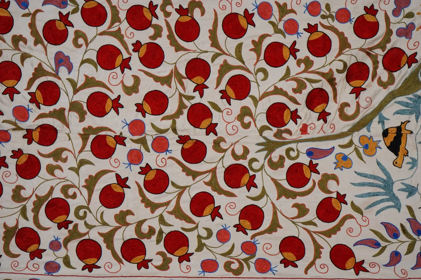 Beige usbekischer Suzani Bestickter Wandbehang Textil