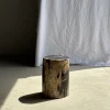 Beistelltisch aus schwarzem versteinertem Holz mit beigefarbenen Seiten, 1980er