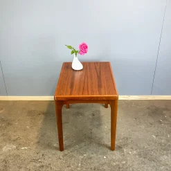 Beistelltisch aus Teak von Henning Kjaernulf für Vejle Stole & Møbelfabrik, 1960er
